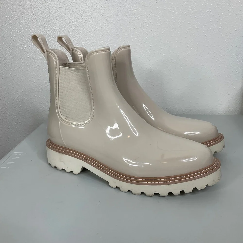 Dolce Vita Stormy Cream Beige Patent Chelsea Lug Sole Rain Boots Womens Size 10‎